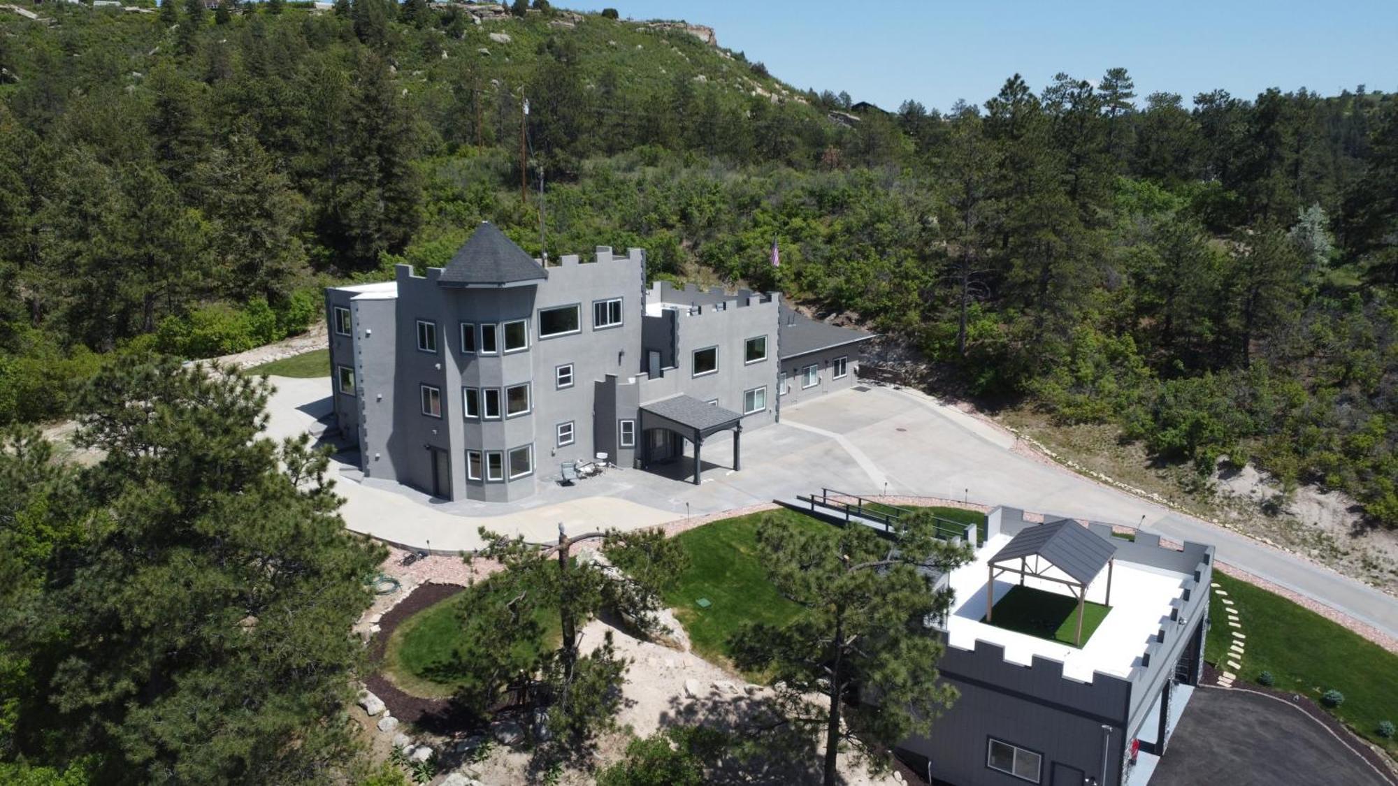 캐슬락 Castle In The Pines 아파트 호텔 외부 사진